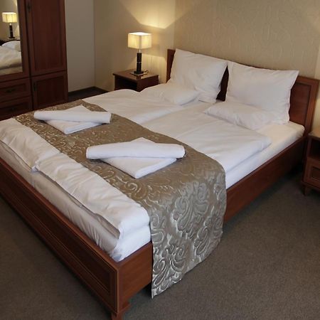Hotel Brill Orosháza Стая снимка