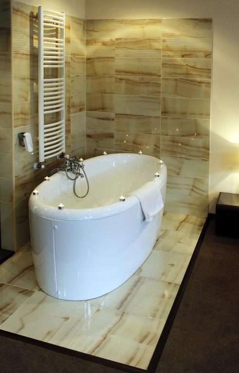 Hotel Brill Orosháza Стая снимка