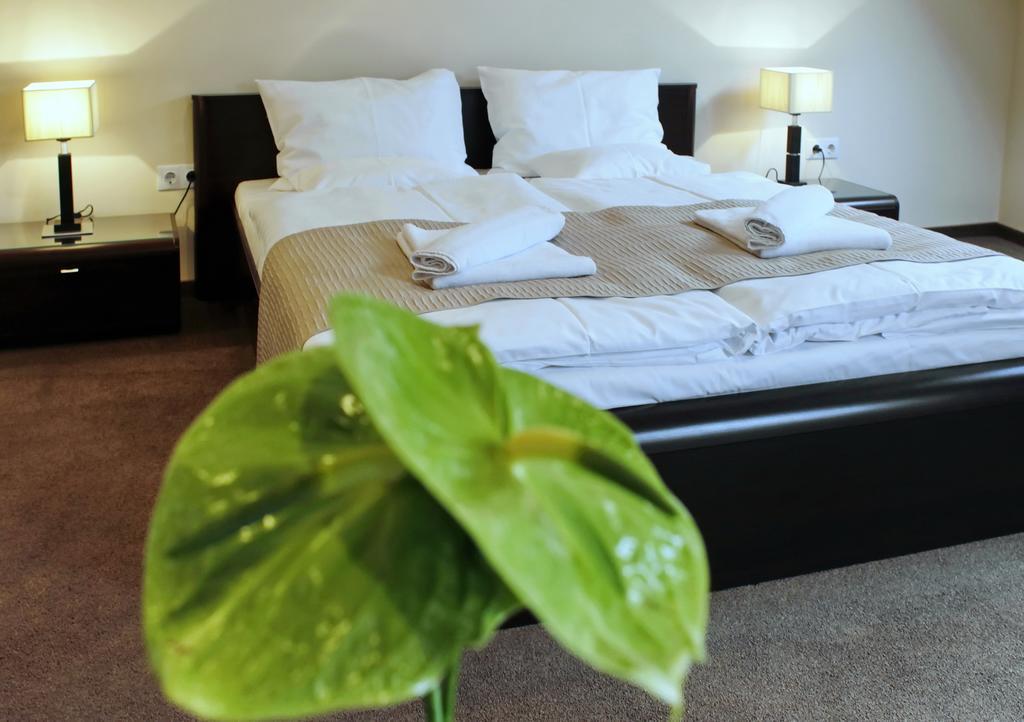 Hotel Brill Orosháza Екстериор снимка